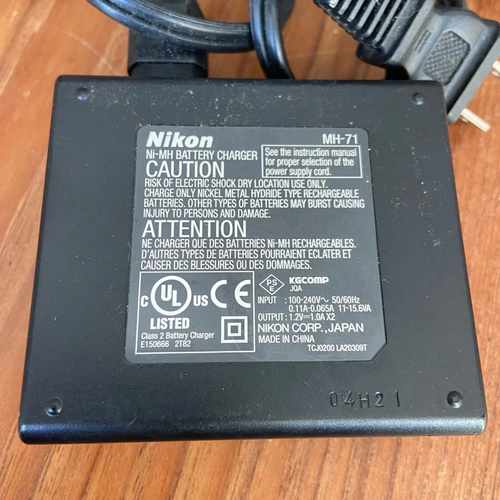 Nikon Coolpix Ni-MH Camera Battery Charger MH 71